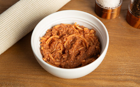 VLCD spaghetti bolognesse in a white bowl